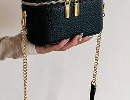 Pearl Carryall Bucket Bag base and structure detail