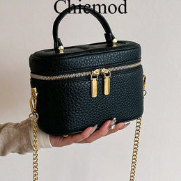 Pearl Carryall Bucket Bag body and texture detail