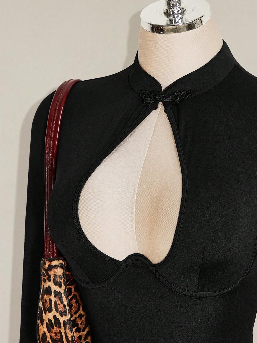 Noir Icon Cutout Romper — SHEIN view 4