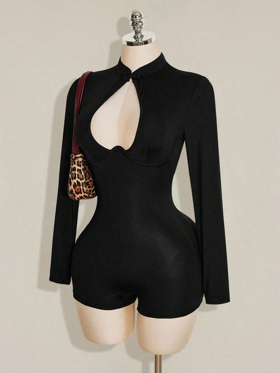 Noir Icon Cutout Romper — SHEIN view 5