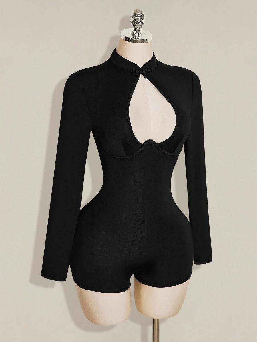 Noir Icon Cutout Romper — SHEIN view 7