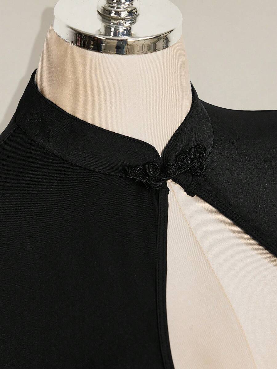 Noir Icon Cutout Romper — SHEIN view 9